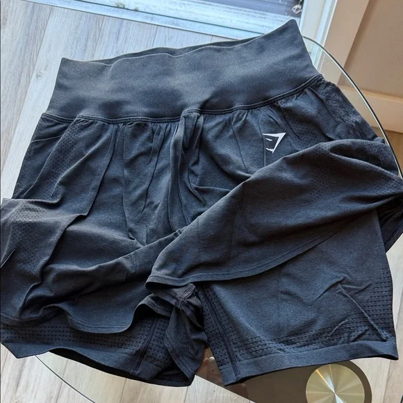Gymshark Black Women's High-Waist Athletic 2 in 1 shorts-xxl - Picture 2 of 4